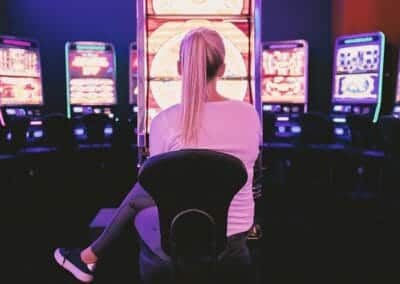 ギャンブル好きな女性の特徴とは？男性からはどう見られてる？